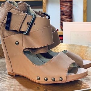 ❤️ Vegan leather Suede Wedge sandals ❤️